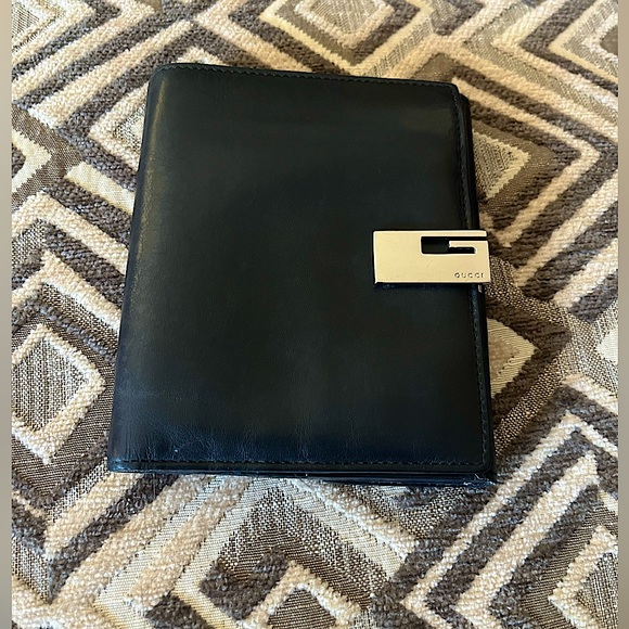 vintage black clip logo wallet